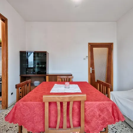 Easy Old Apartment