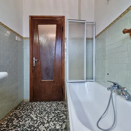 Easy Old Apartment Venice