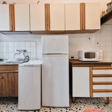 Easy Old Apartment